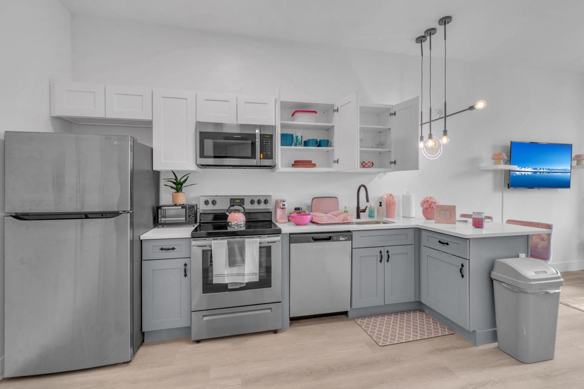 Pink Heaven Indoor Pool, Free Parking, Near Nyc Apartamento Elizabeth Exterior foto