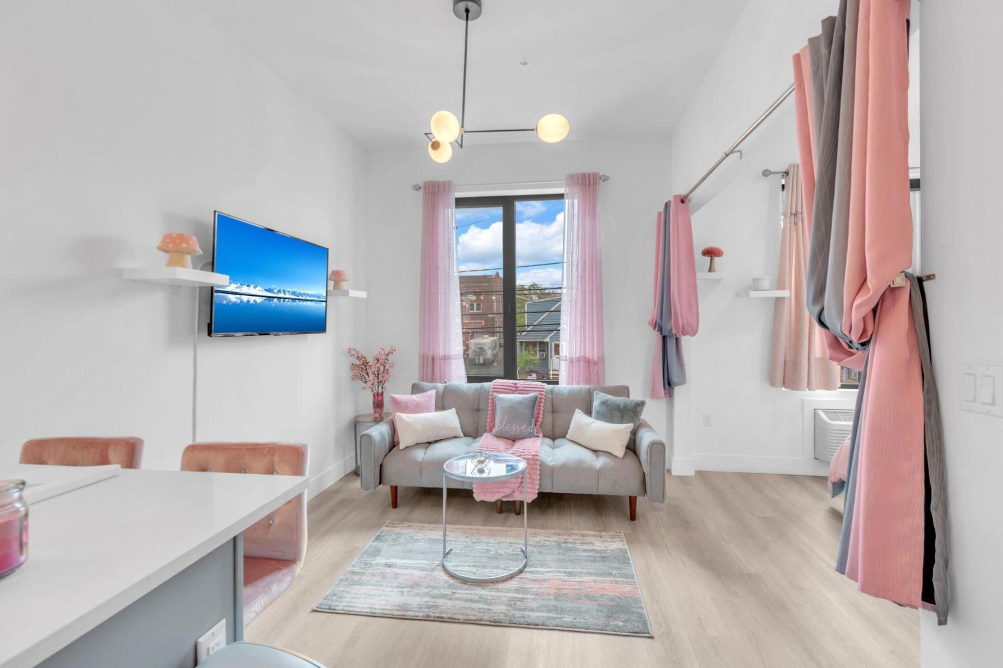 Pink Heaven Indoor Pool, Free Parking, Near Nyc Apartamento Elizabeth Exterior foto