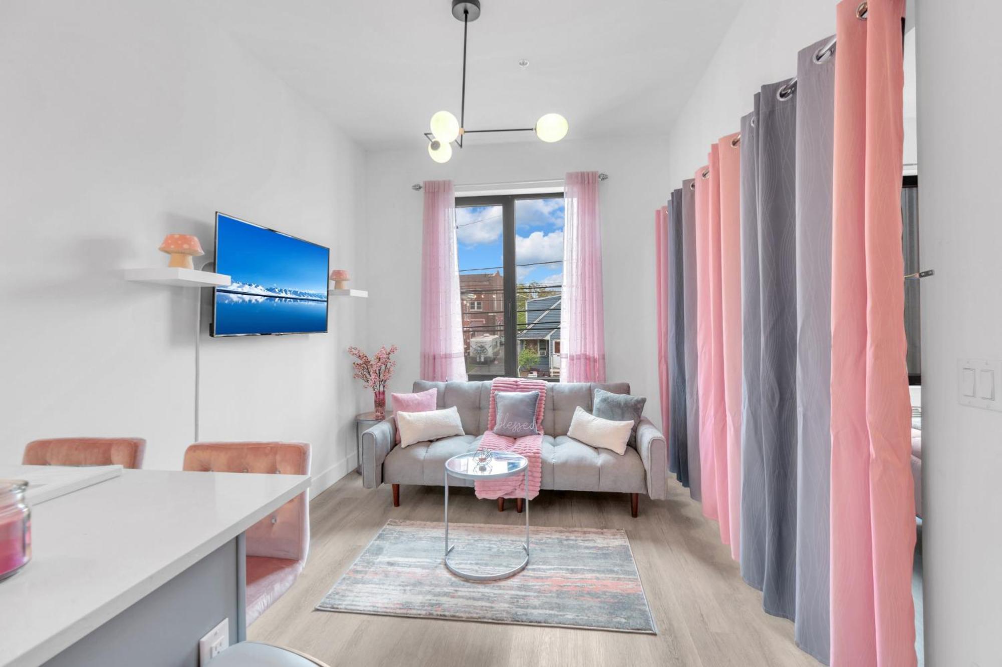 Pink Heaven Indoor Pool, Free Parking, Near Nyc Apartamento Elizabeth Exterior foto