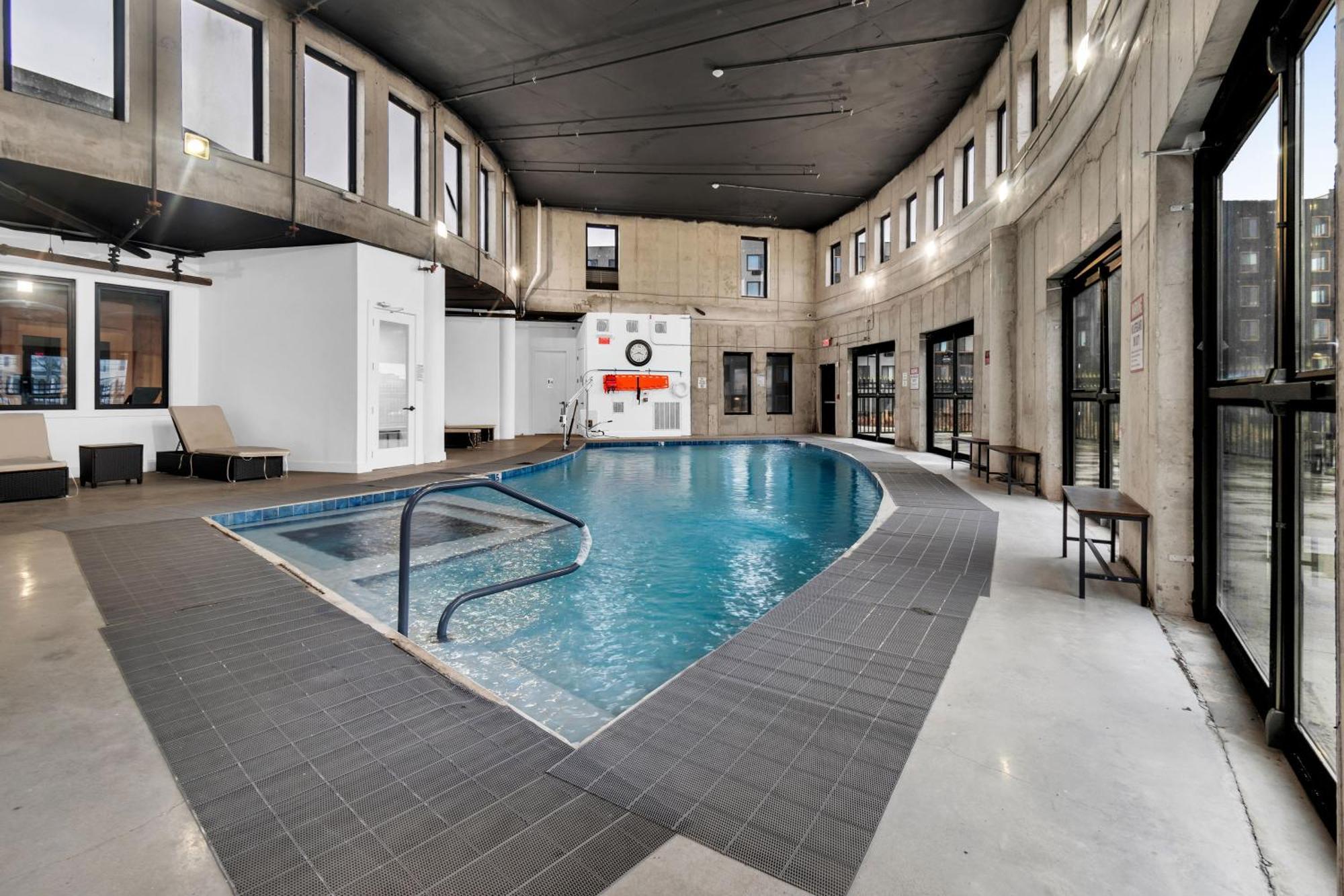 Pink Heaven Indoor Pool, Free Parking, Near Nyc Apartamento Elizabeth Exterior foto